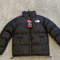The North Face Puffer Jacket 700  Brand New Size Small