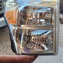 Drivers Side Factory 2011-16 Ford F-250 Light
