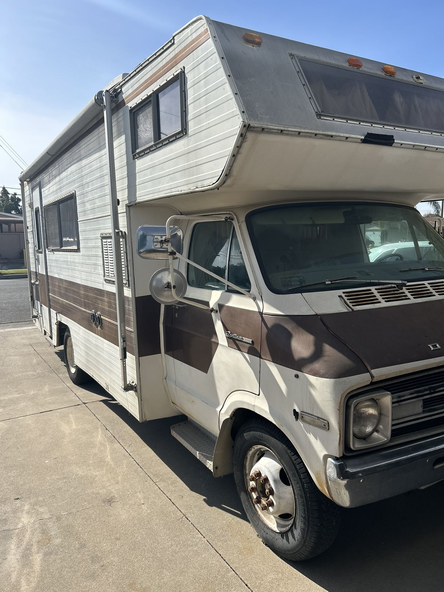 1977 Dodge Sportsman V8