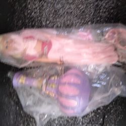 FAO SCHWARTZ I DREAM OF JEANNIE DOLL AND BOTTLE 