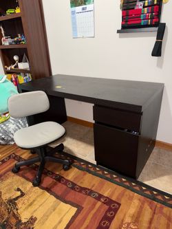 Desk - Black with drawers