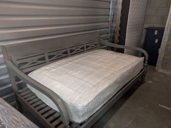 Indonesian Daybed