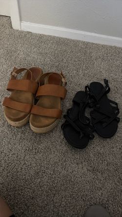 2 pairs of huaraches