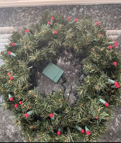 Free***Holiday Wreath