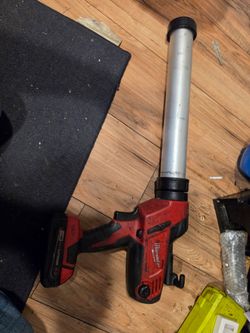 Milwaukee m18 caulking gun
