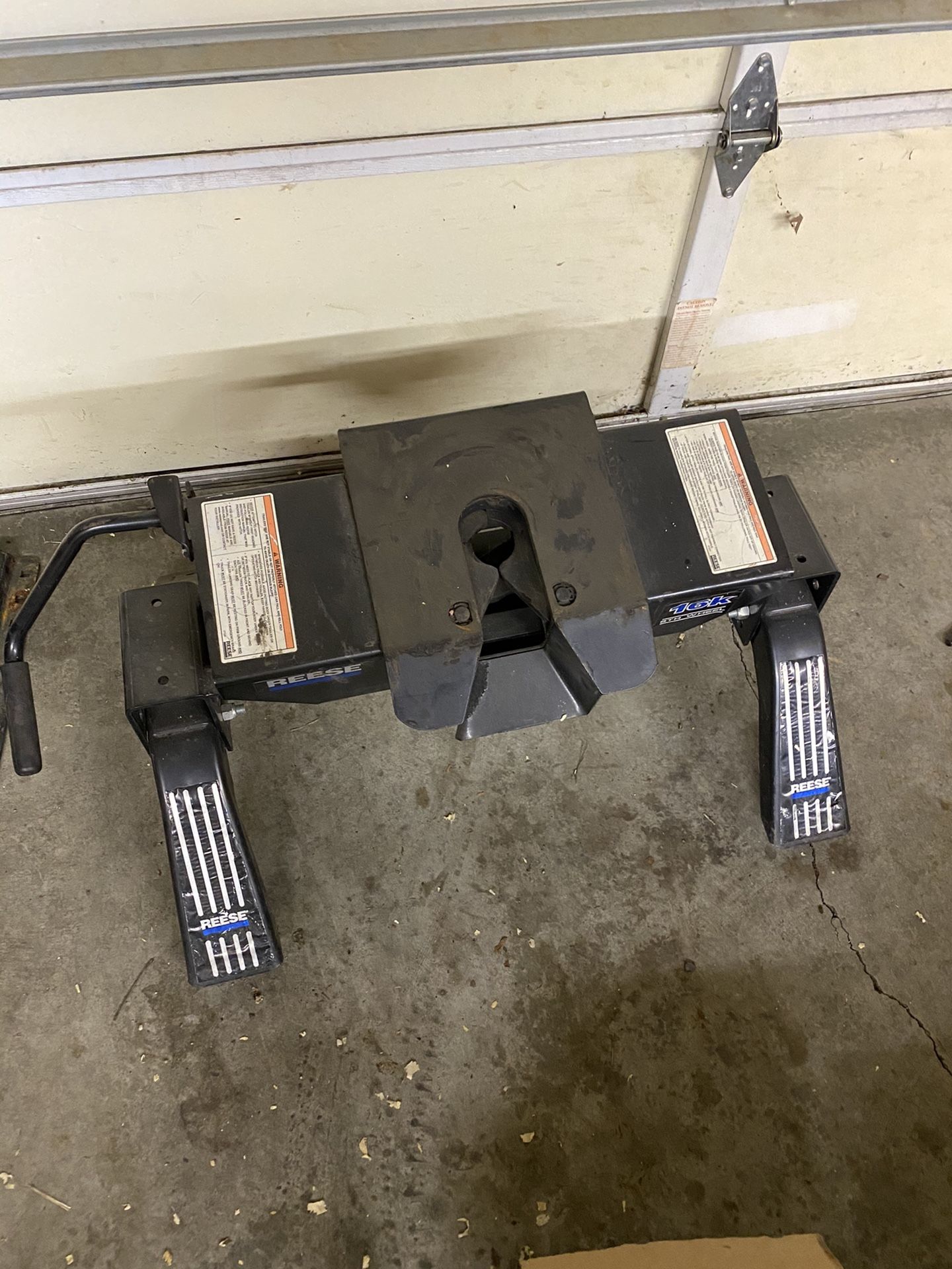 5th wheel plate. Came off a 08 Chevy