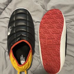 Slippers - The North Face