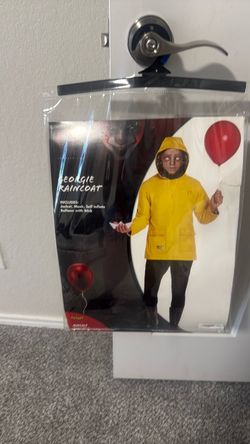 IT Georgie Raincoat Adult Halloween Costume XL