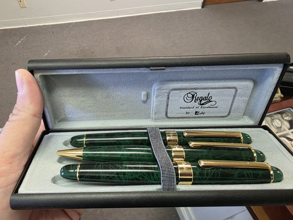 REGALO FOUNTAIN PEN