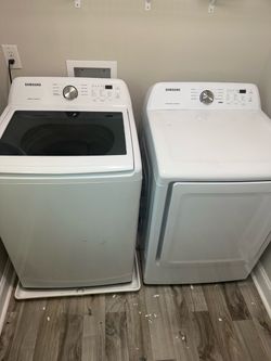 Samsung Washer and Dryer Set. $600. Will deliver for a fee.