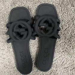 Gucci Interlocking Slide Sandal 