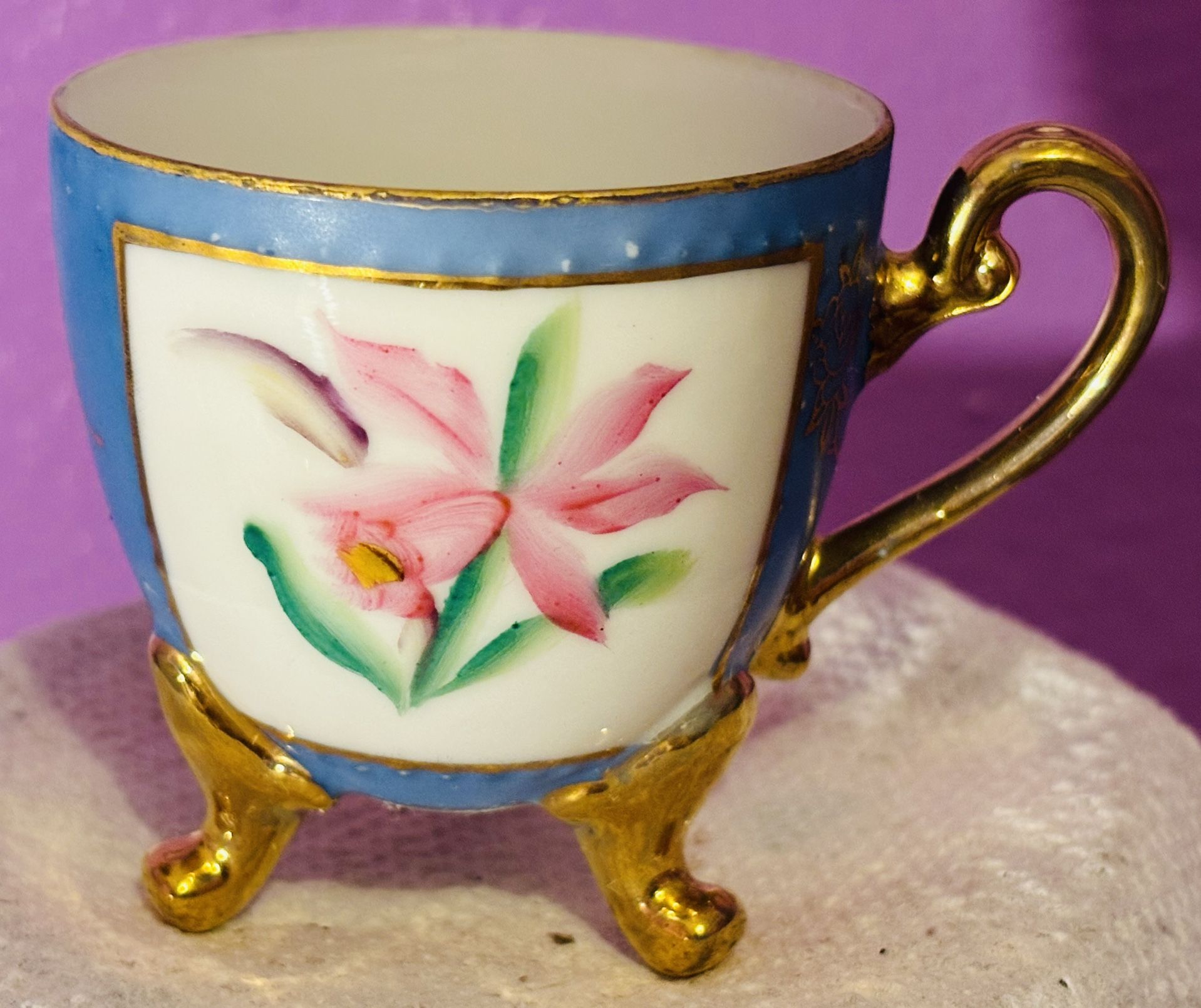 Bone China, collectors teacup