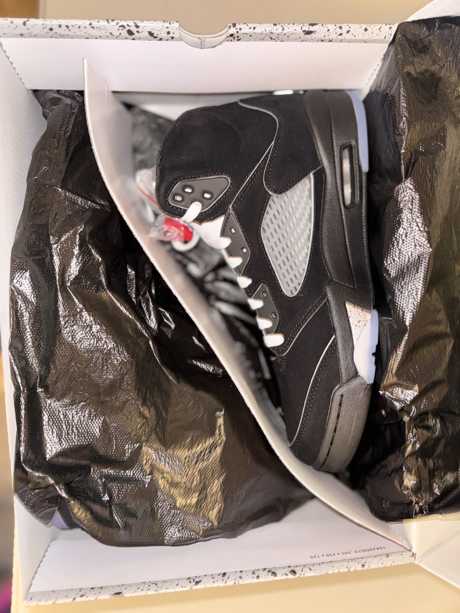 Air Jordan 5 Retro OG “Black Metallic” – Size 9.5 DS