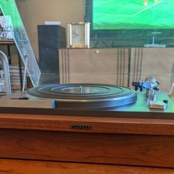Pioneer Turntable 