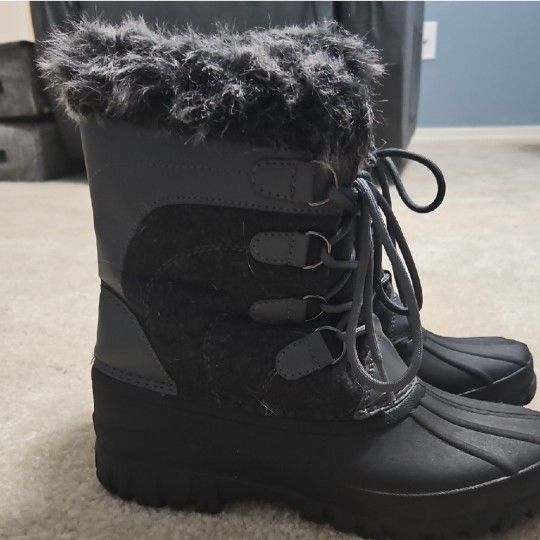 Insulated And Waterproof Snow Boots