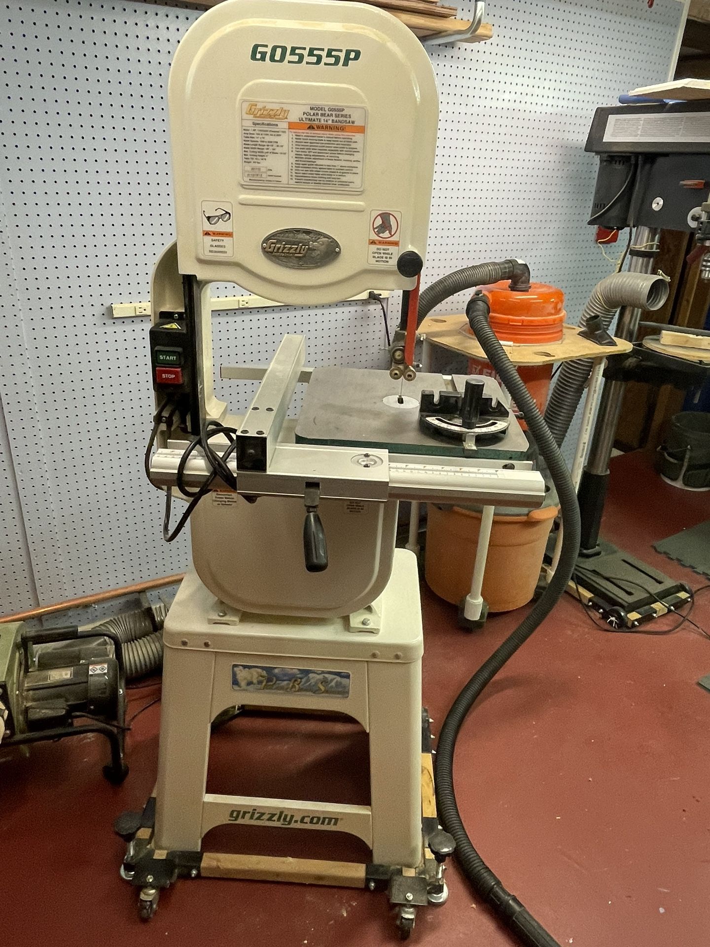 Grizzly 14” Bandsaw for Sale in Chicago, IL OfferUp
