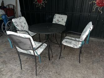 4 Lightweight Metal Outdoor Patio Chairs w/ Cushions & Lightweight 40” Metal Patio Outdoor Table
