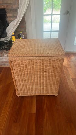 Large Wicker Storage Basket with Lid