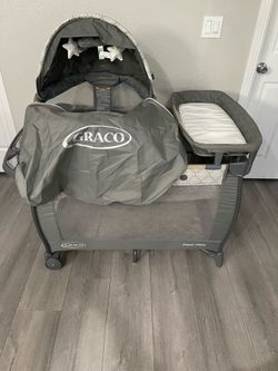 Baby playpen set