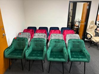 4 chairs in boxes different colors in boxes a set of 4 in 260