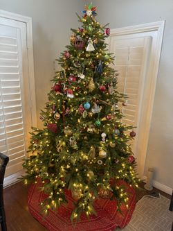 7.5 Pre Lit Christmas Tree-Multi Color Or White Light Many Settings