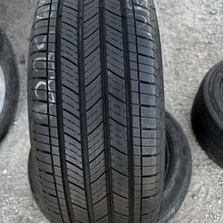 4 MICHELIN 225/65/17 Tires