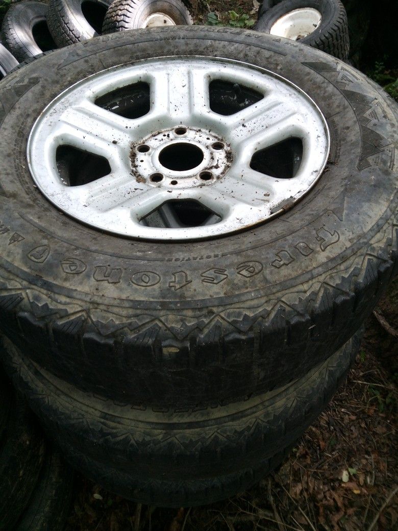Set Of Stock Jeep Wrangler Rims And Tires 60$