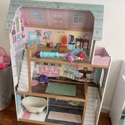 Doll House 