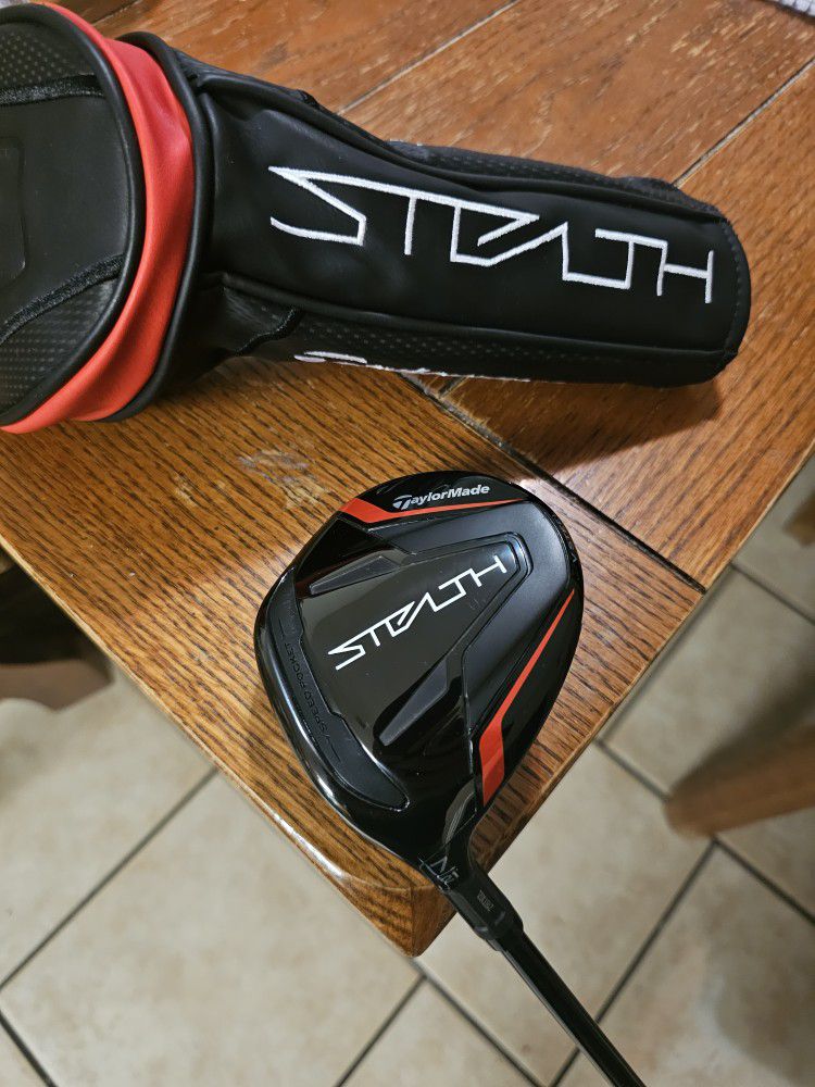 LIKE NEW! LEFT HANDED! TAYLORMADE STEALTH GOLF CLUB 7 WOOD 