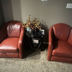 2- side livingroom chairs( turn freely)