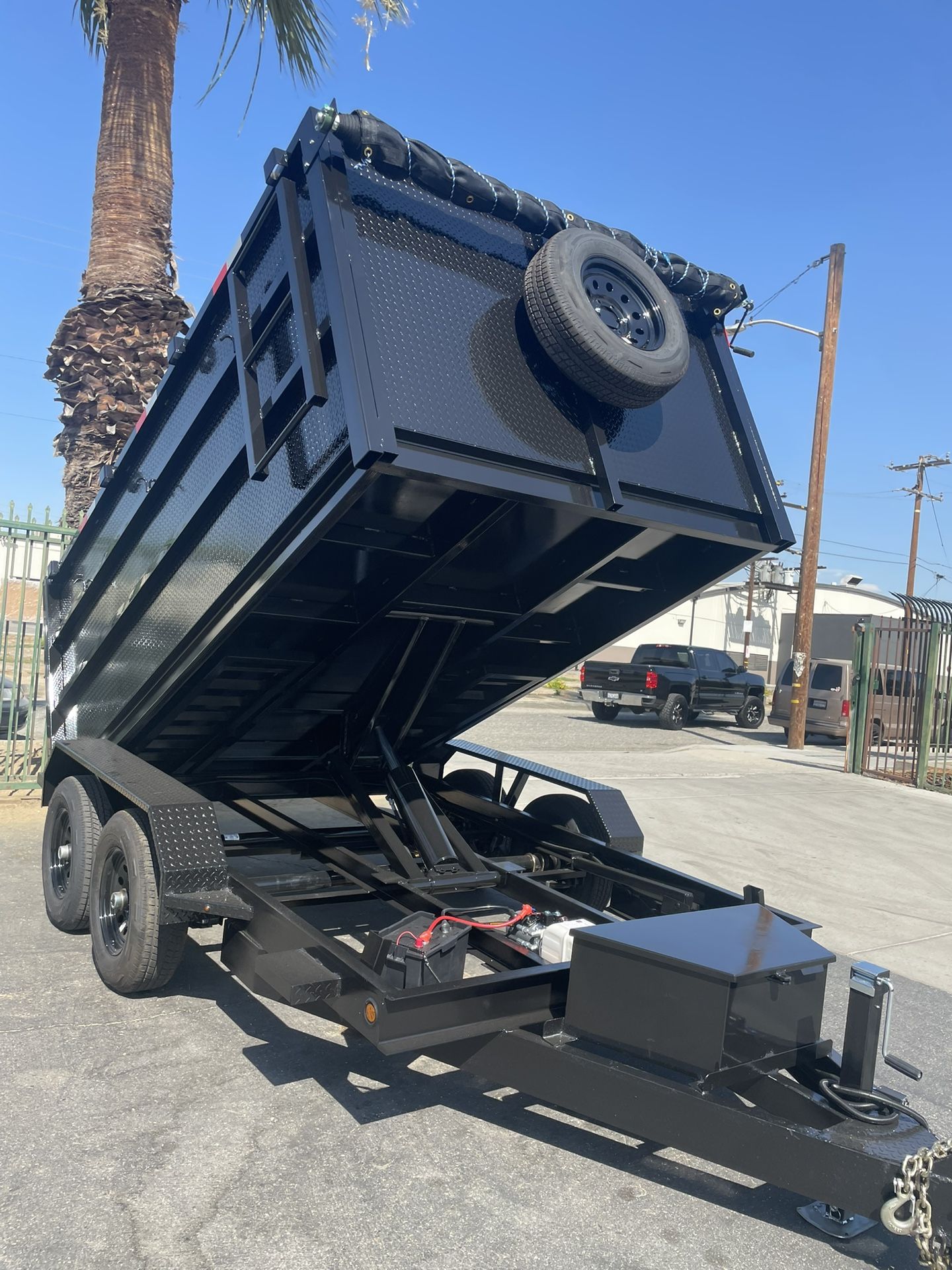 Scissor Lift Dump Trailer