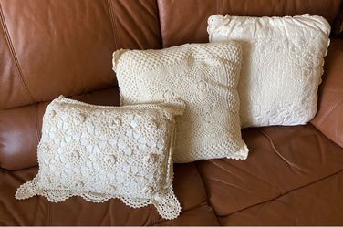 Vintage Cream Crochet & Lace Decorative Throw Pillows – Set of 3