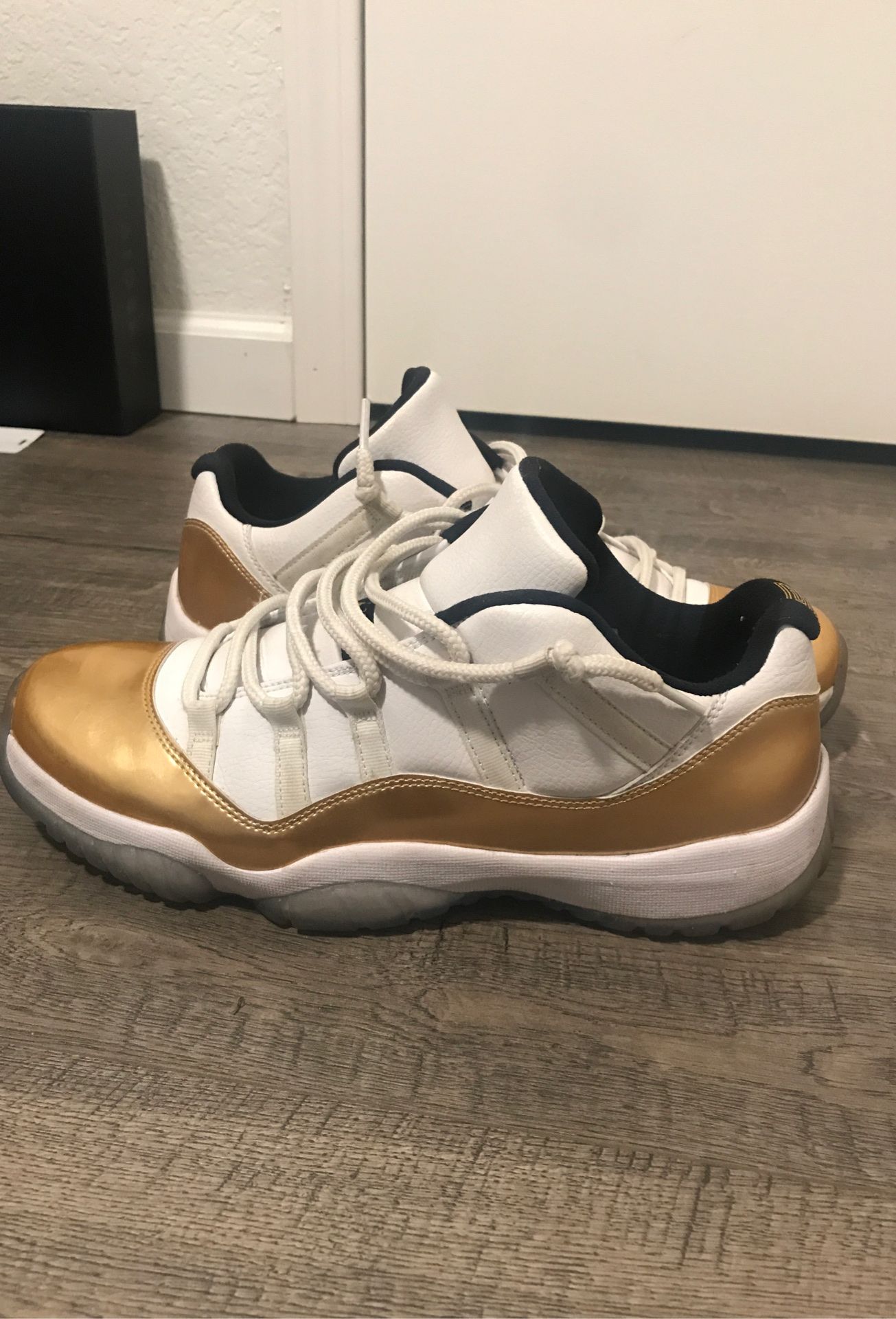 Jordan 11 gold
