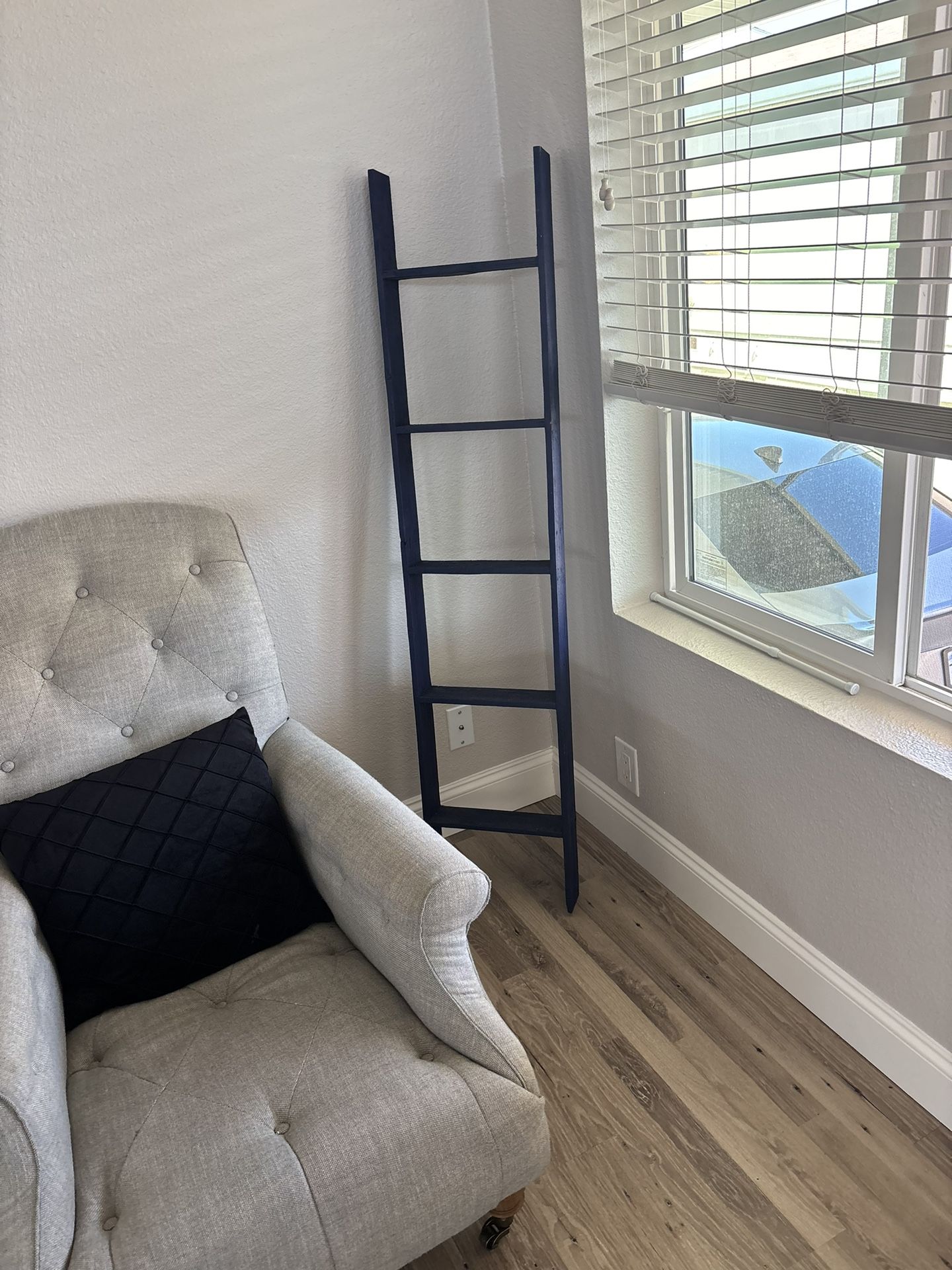 Dark Navy Blue Ladder