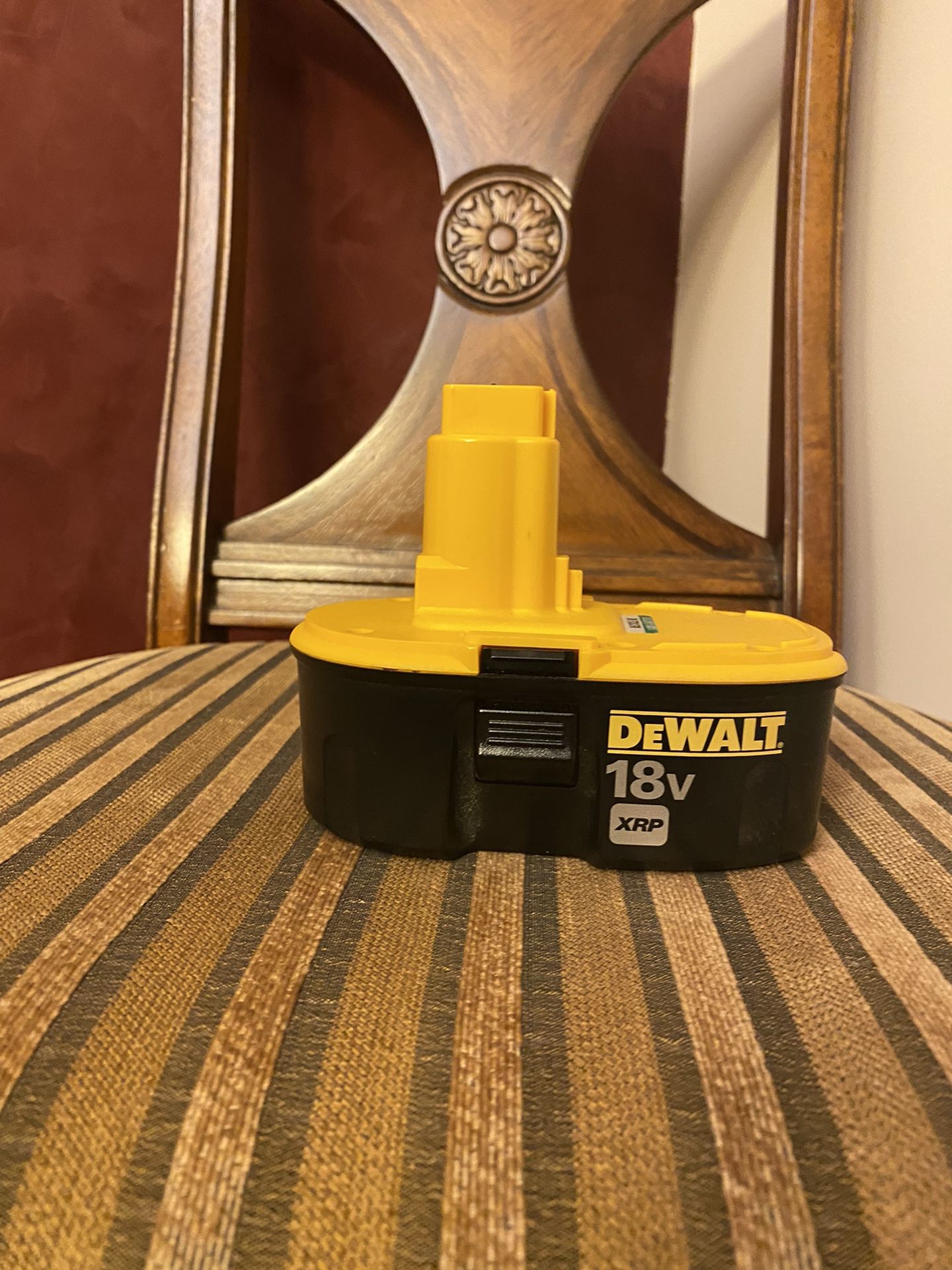 DEWALT XRP 18 VOLTS BATTERY 