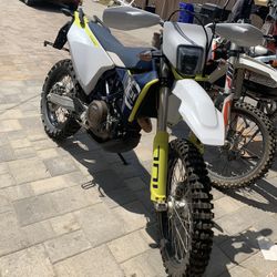 2023 Husqvarna 701 Enduro 