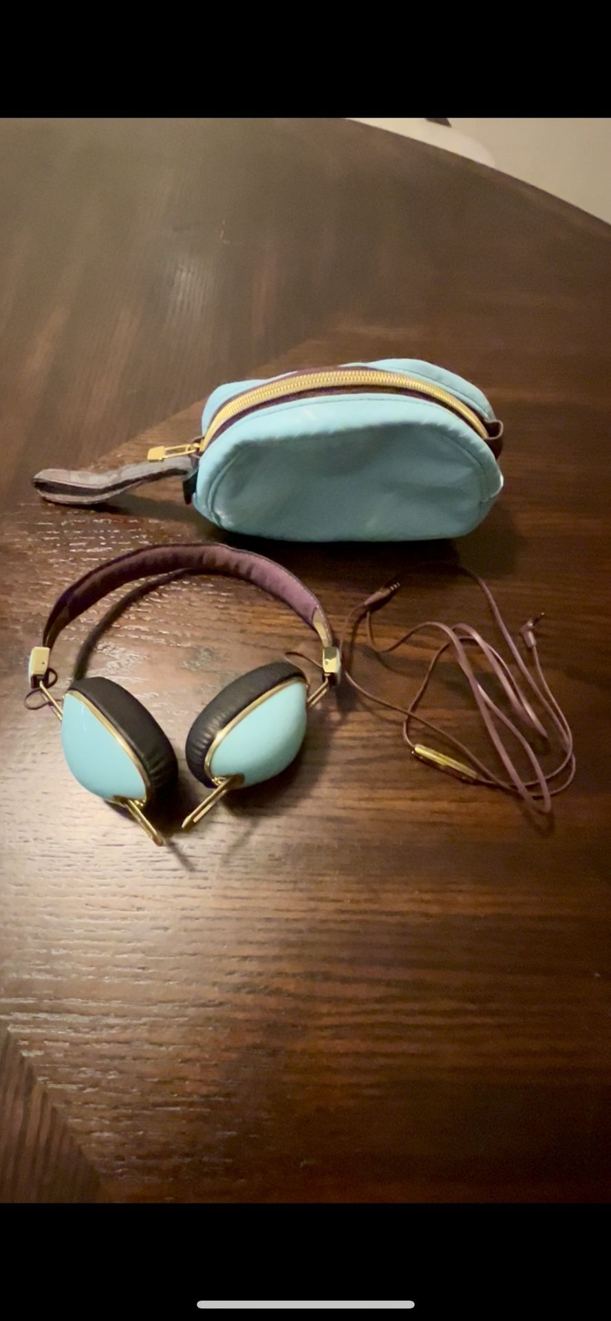 Skullcandy Knockout Headphones Gently Used, In Great Shape, Comes W/case & Cord