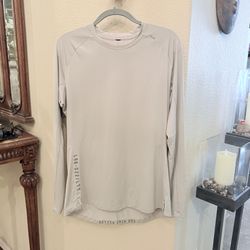 LULULEMON Men Light Gray Text Detail Performance Long Sleeve Shirt Size Medium