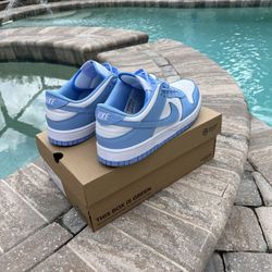 Size 14- dunk low UNC