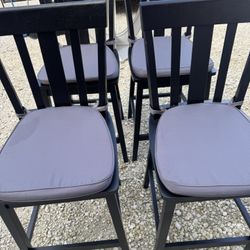 Table & Chairs 
