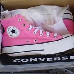 Never Warn, My Granddaughter Ended Up With 2 Pair.Size 7 And A Half.Paid 75.00. Selling For 65.00