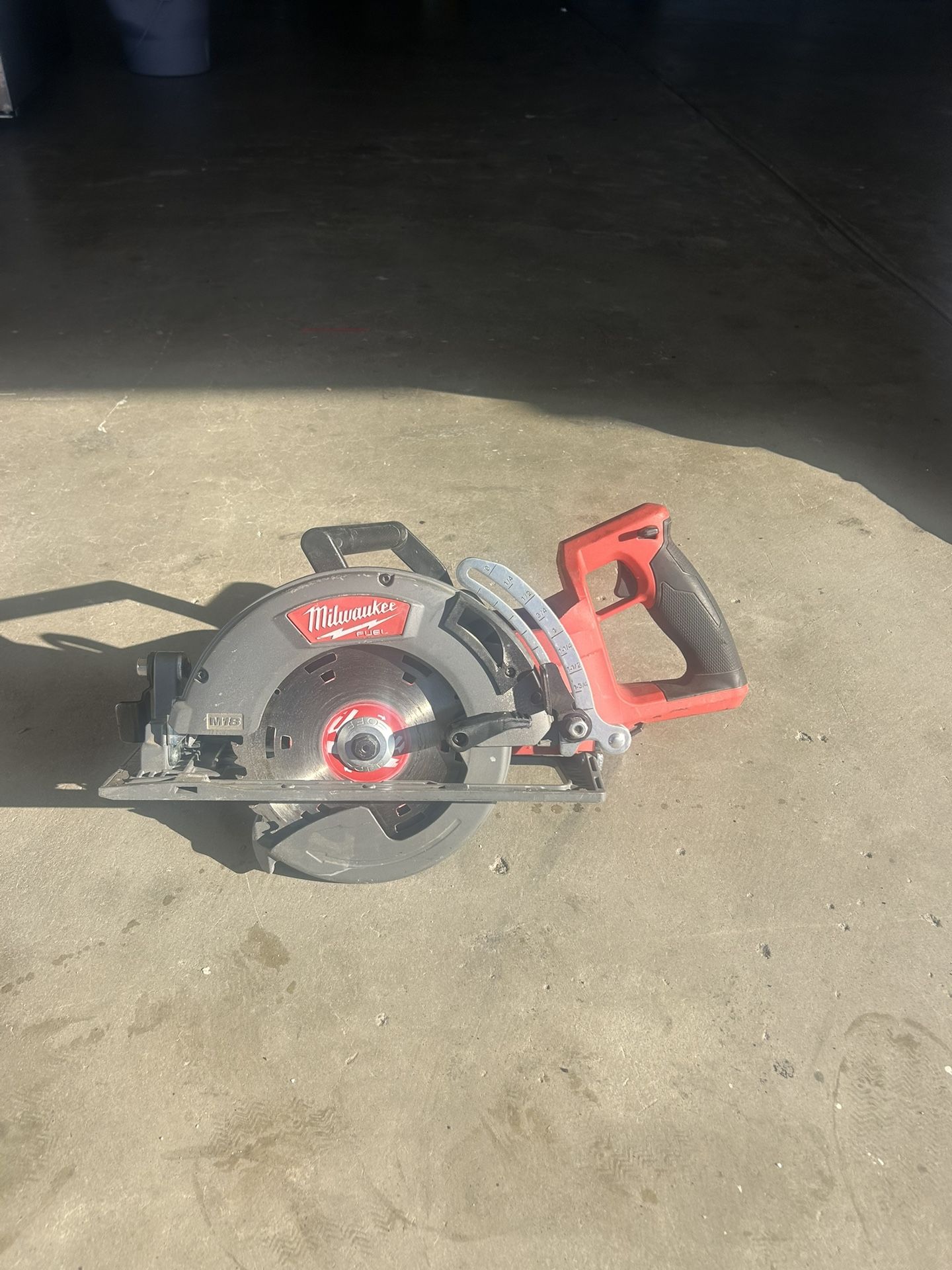Milwaukee circular saw