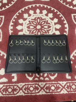 Portable Manager Zipper Key Case/Binder (24 key hooks)