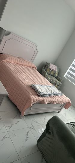 Alquilo habitación a Caballero solo