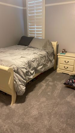 Bedroom set