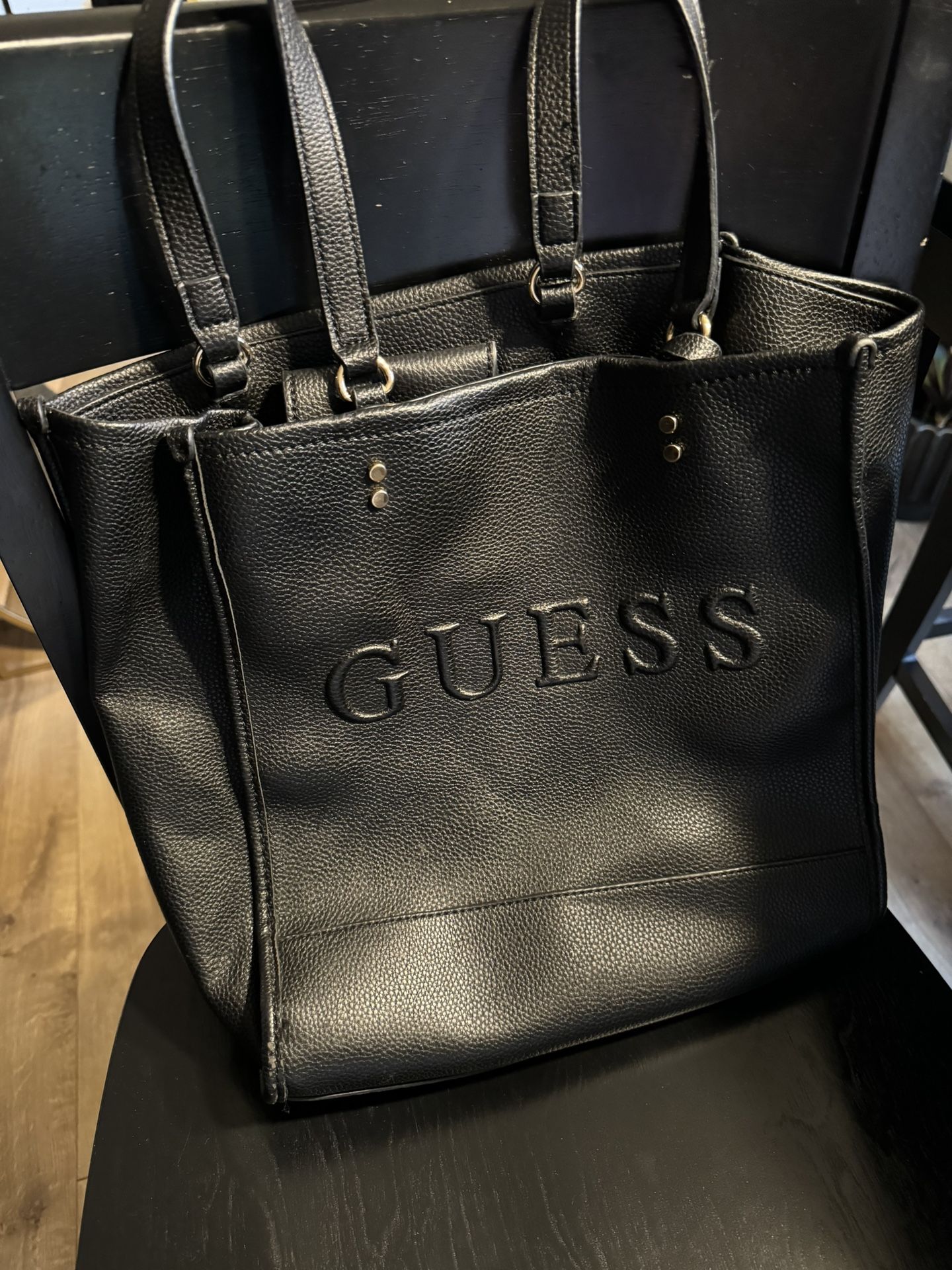 Guess Purse/tote. Black