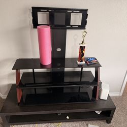 📺 TV Stand / Entertainment Center for Sale – Great Condition!