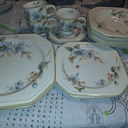 Mikasa Dinner Ware Japan Set