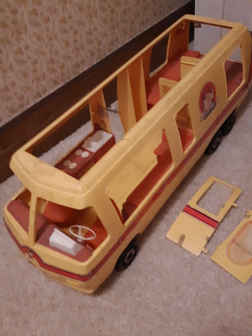 Vintage 1976 Barbie Star Traveller motorhome