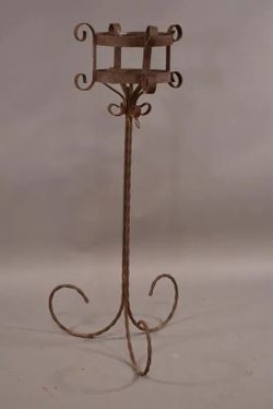 METAL PLANT STAND
